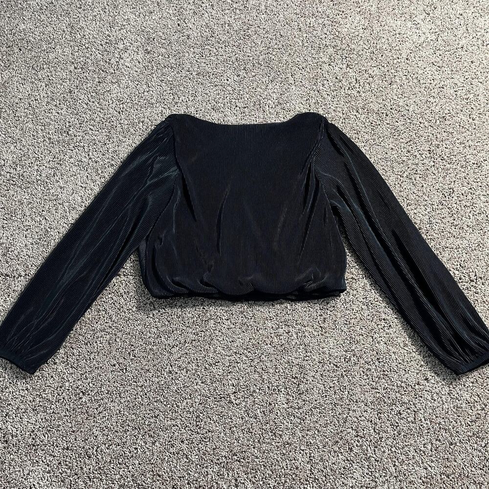 ASTR The Label Blouse Womens Large‎ Black Pleated Wrap V Neck Long Sleeve Top - Picture 2 of 9